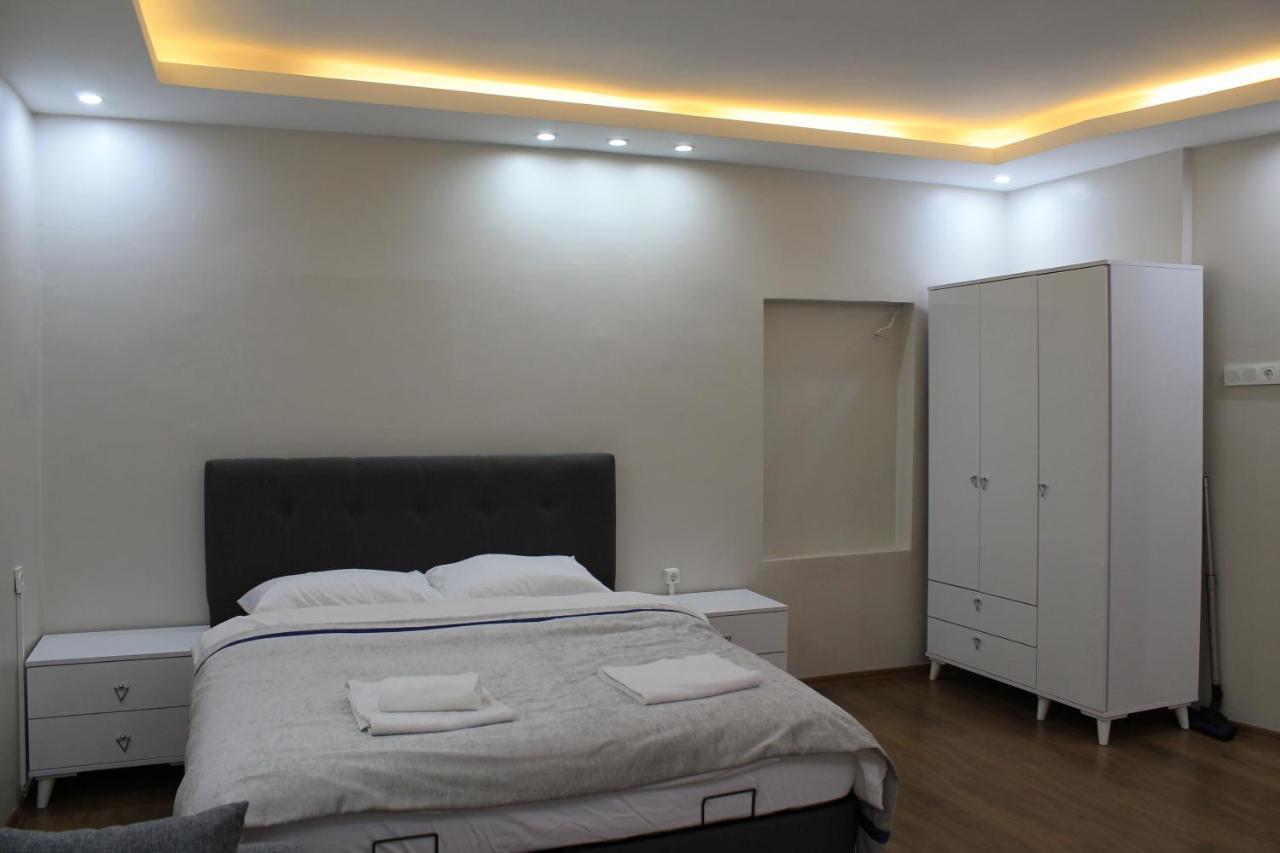Daire Beyoglu Asmalimescit'te Mobilyali Balkonlu Daire *