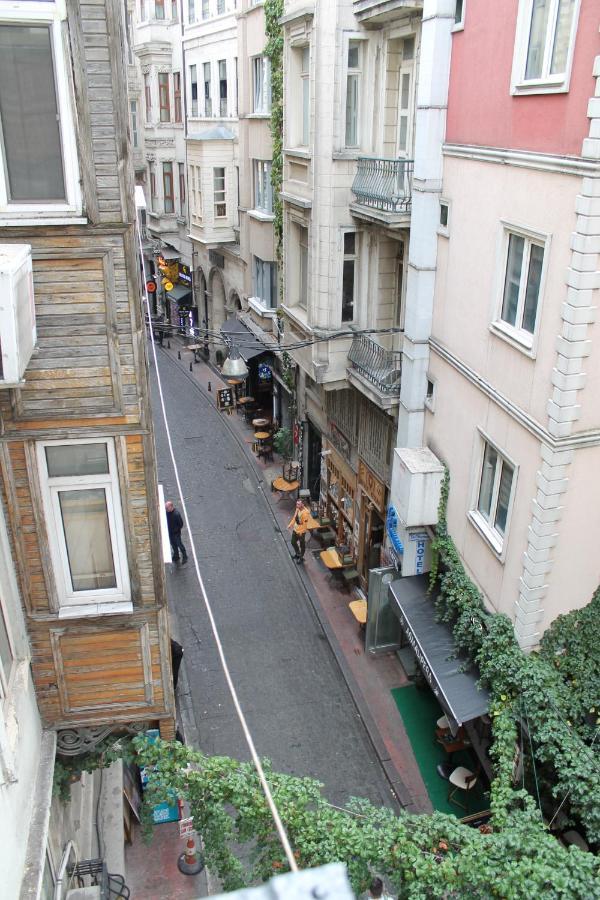 Beyoglu Asmalimescit'te Mobilyali Balkonlu Daire Daire İstanbul