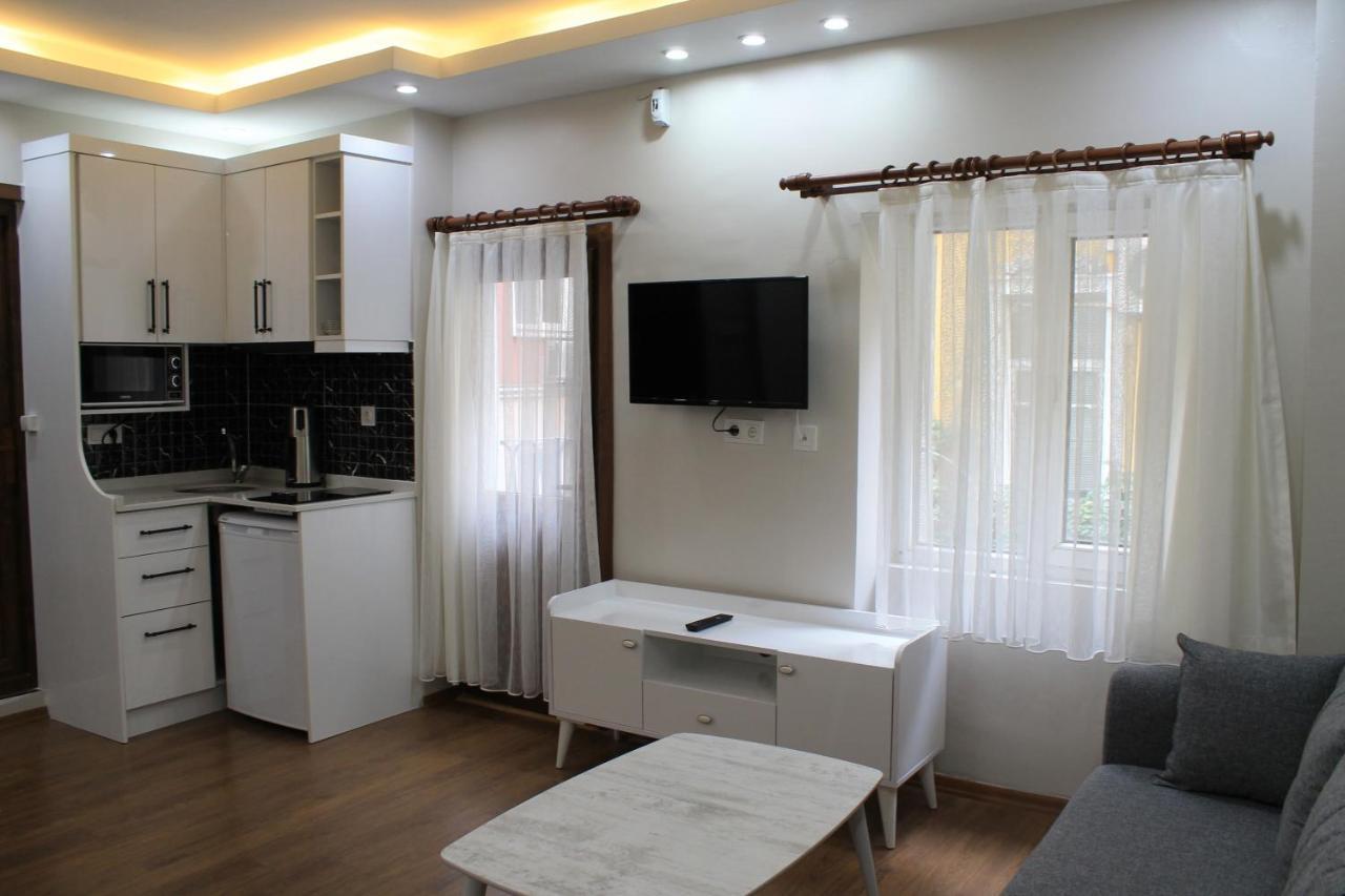 Daire Beyoglu Asmalimescit'te Mobilyali Balkonlu Daire İstanbul