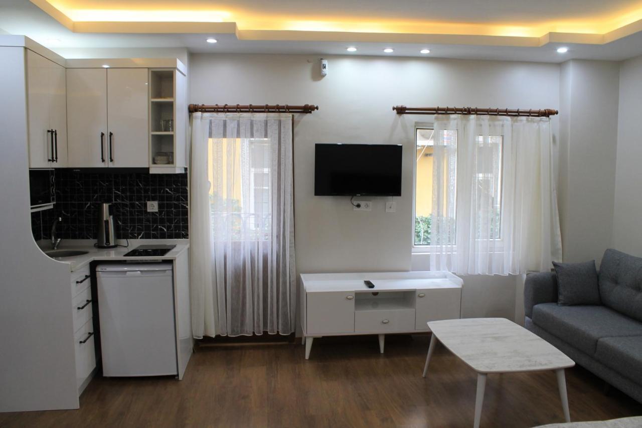 Daire Beyoglu Asmalimescit'te Mobilyali Balkonlu Daire